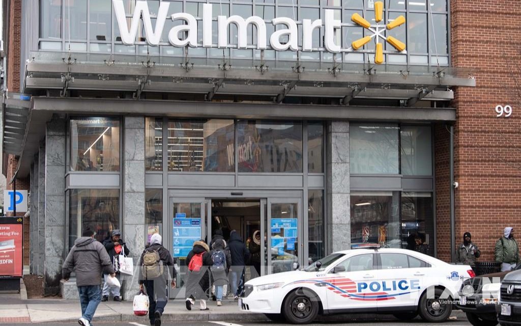 Một cửa hàng Walmart ở Washington, DC, Mỹ. (Ảnh: AFP/TTXVN) Một cửa hàng Walmart ở Washington, DC, Mỹ. (Ảnh: AFP/TTXVN)
